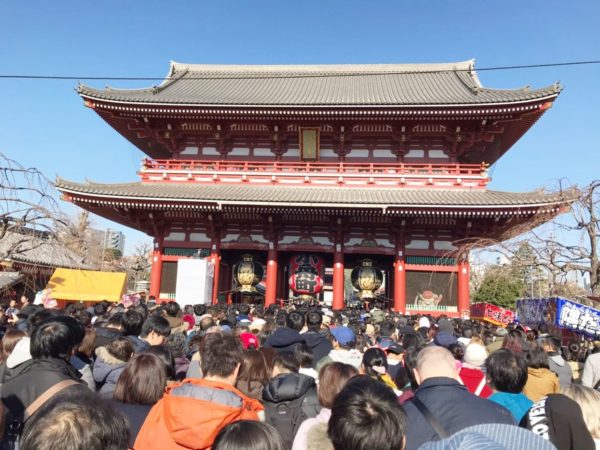 三が日の浅草寺